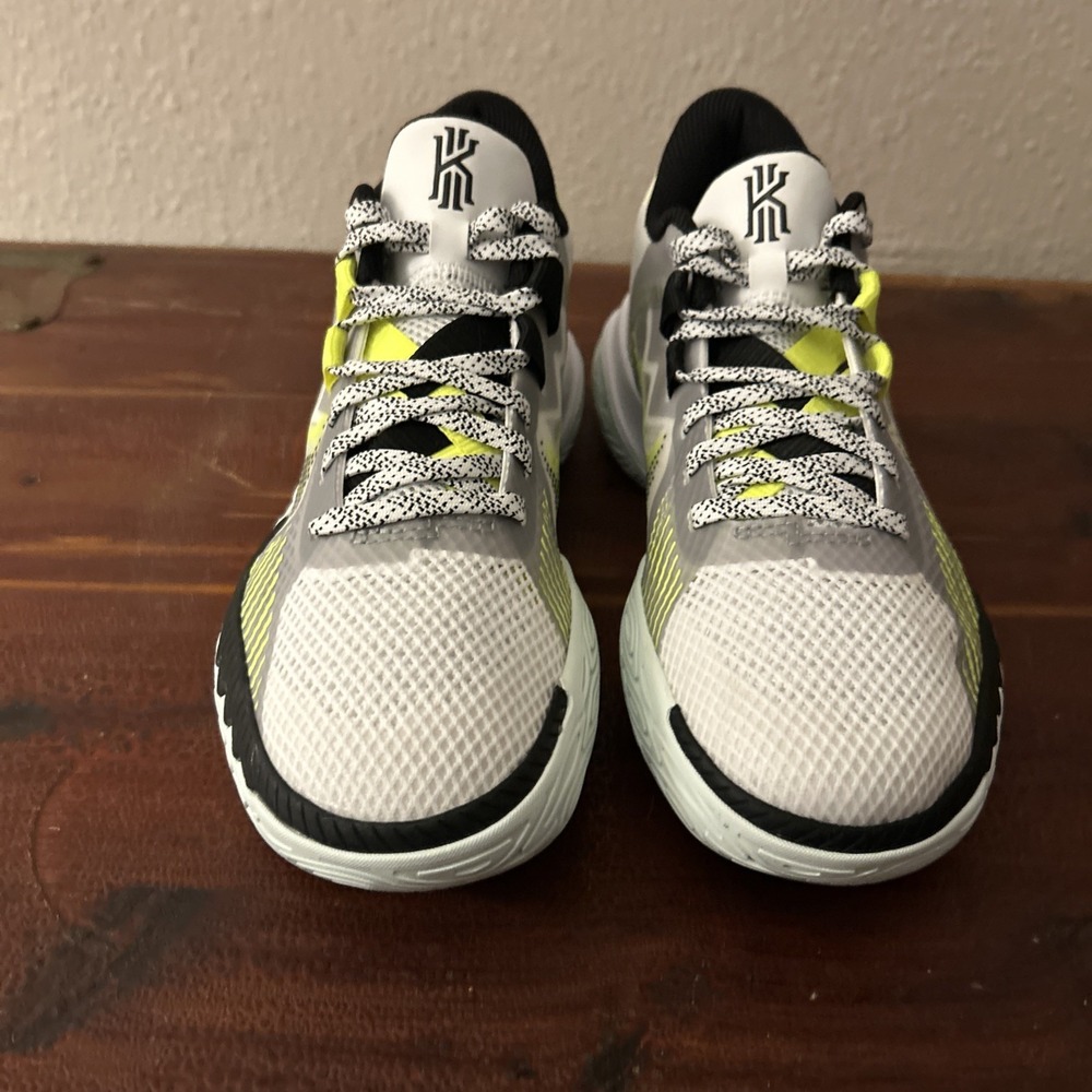 NIKE KYRIE‎ FLYTRAP V SUMMIT WHITE/BLACK SIZE MEN'S 4, Women's 5.5 [CZ4100-101] - Picture 9 of 12